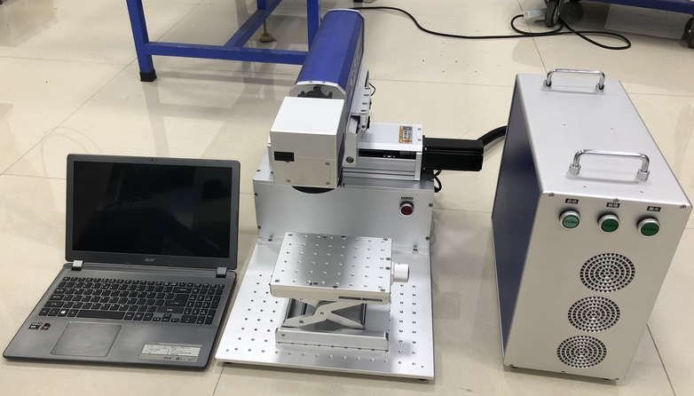 小型桌面分体式激光打标机