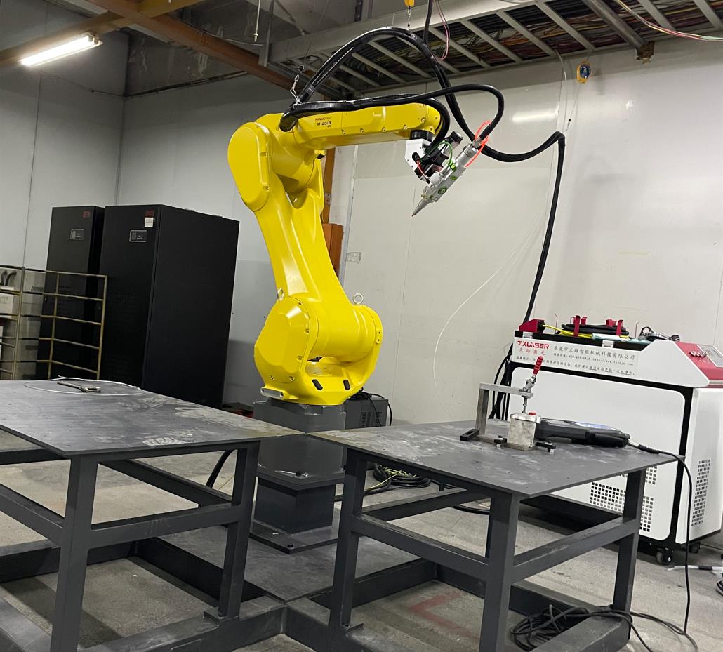 正装式发那科机械手激光切割机[1].jpg